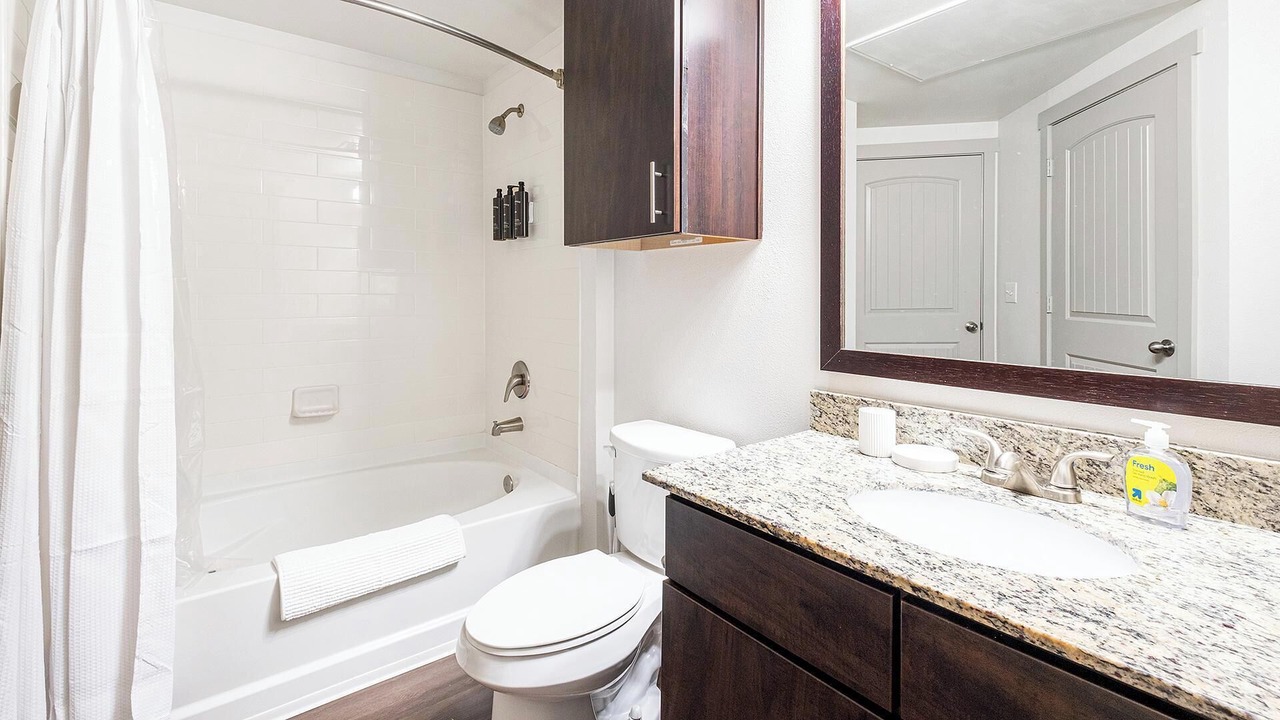 Photo of Bathroom in FM 1960