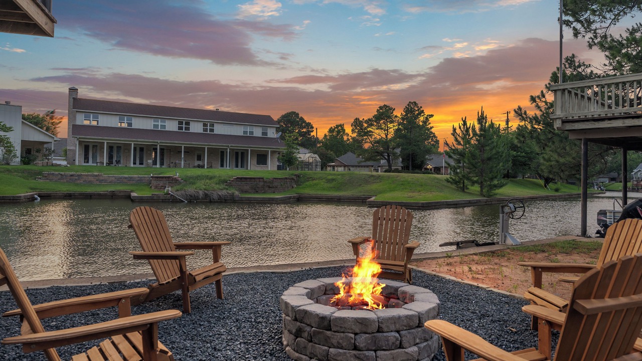 Photo of Patio Balcony in Cedar Creek Reservoir