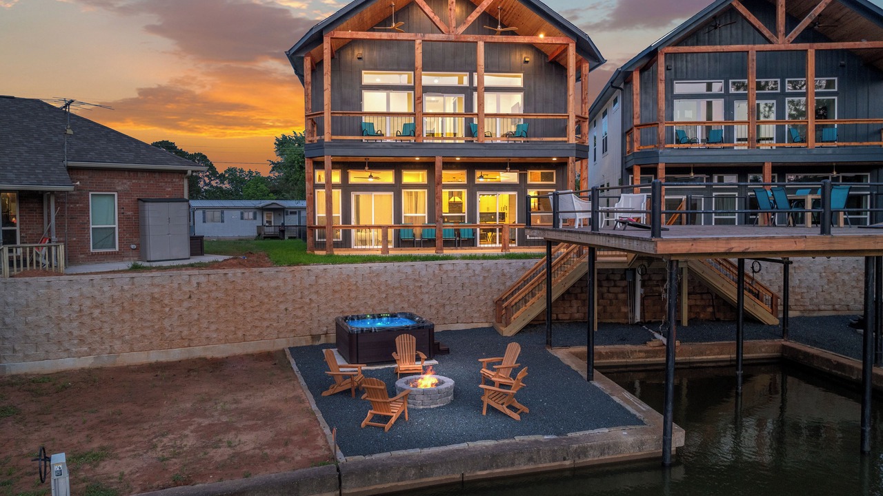 Photo of Patio Balcony in Cedar Creek Reservoir