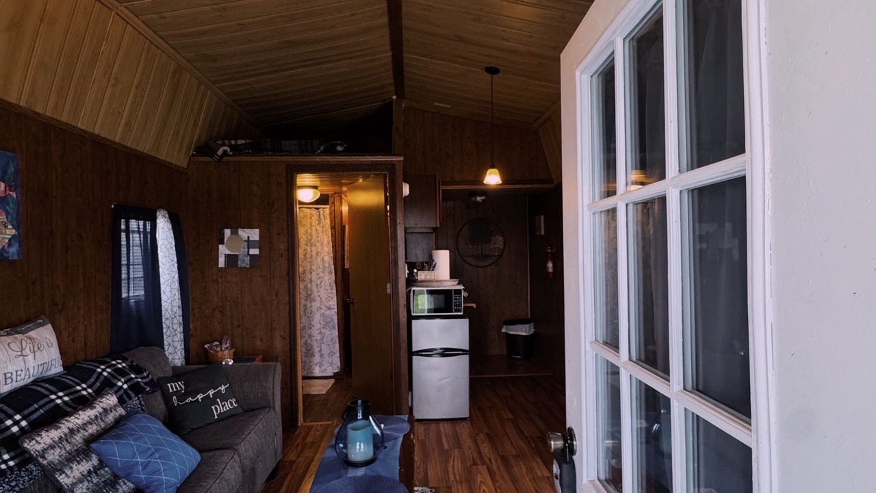 Photo of Livingroom in McArthur