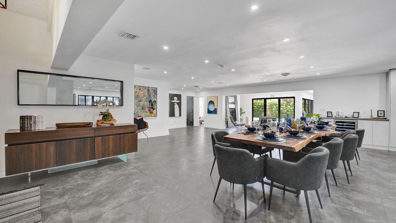 Photo of Others in Hollywood Hills