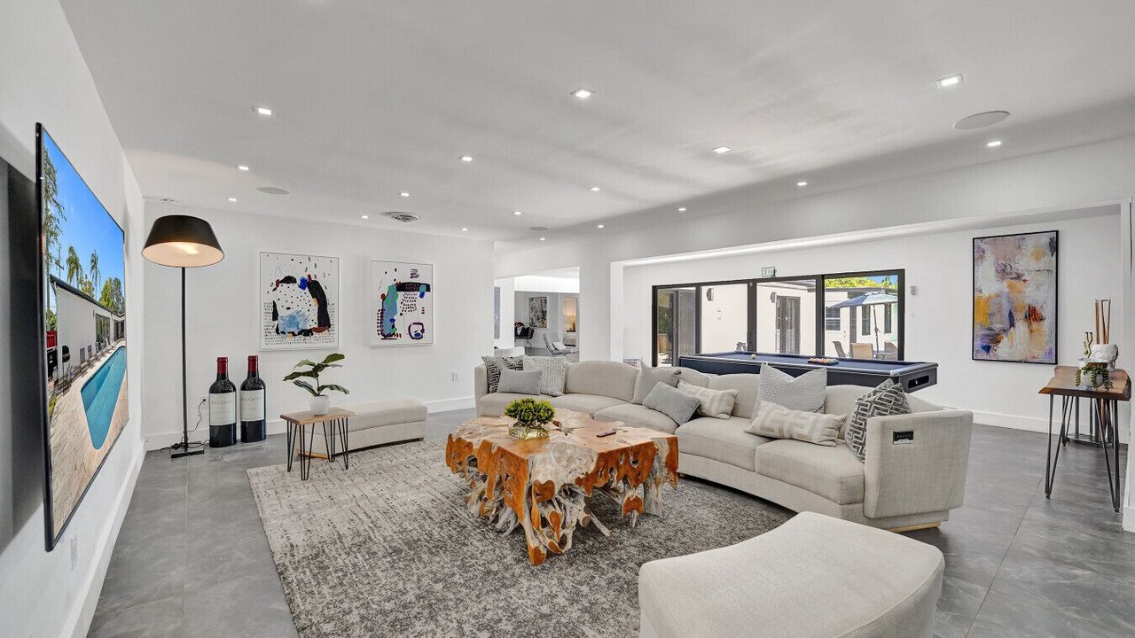 Photo of Outdoor in Hollywood Hills