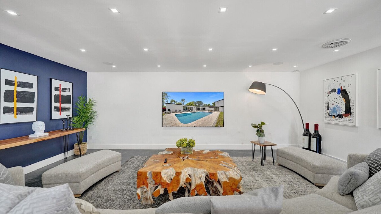 Photo of Outdoor in Hollywood Hills