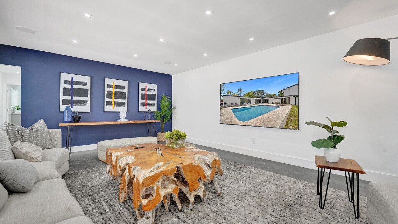 Photo of Outdoor in Hollywood Hills