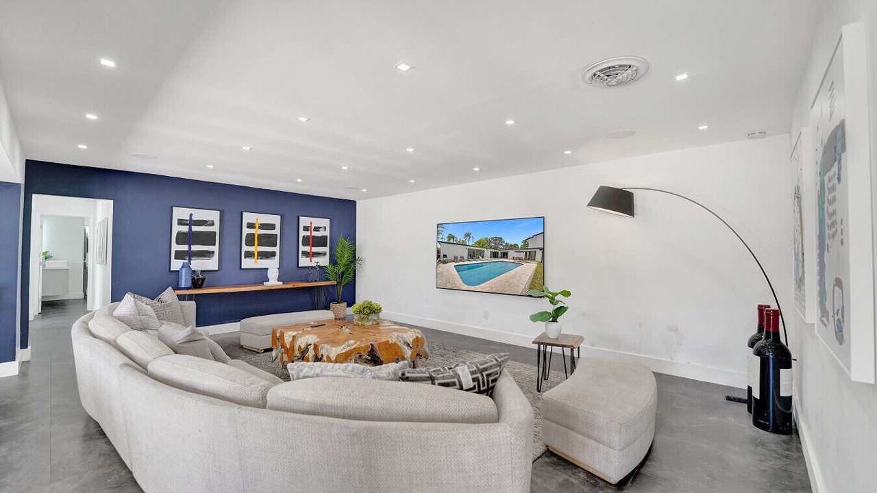 Photo of Outdoor in Hollywood Hills