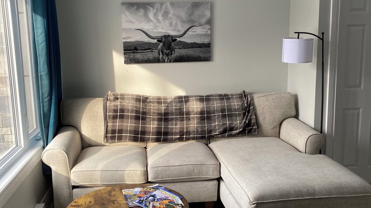 Photo of Livingroom in Scugog