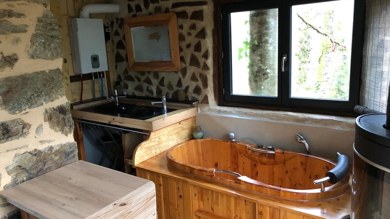 Photo of Bathroom in Rieupeyroux