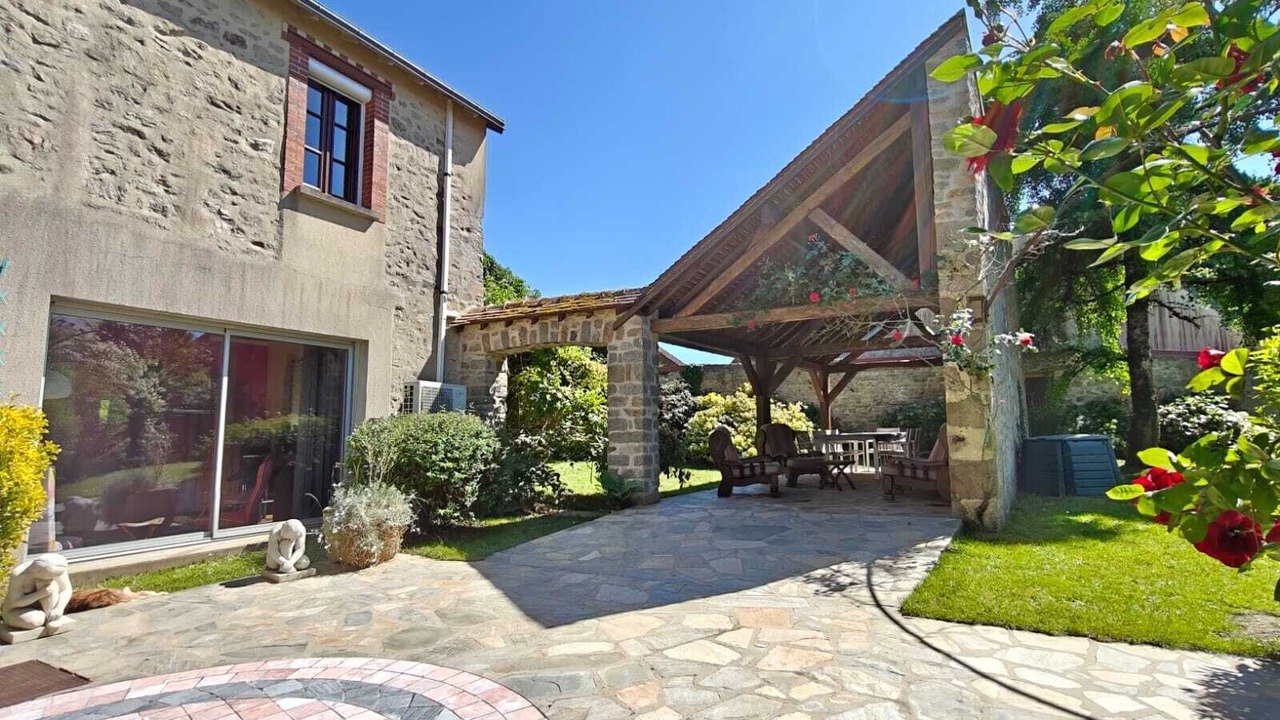 Photo of Patio Balcony in Aigurande