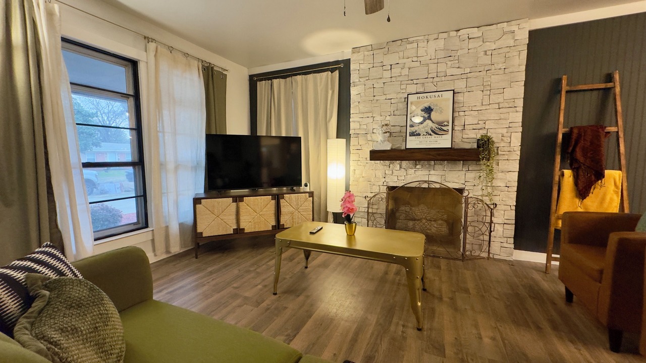 Photo of Livingroom in Oak Cliff