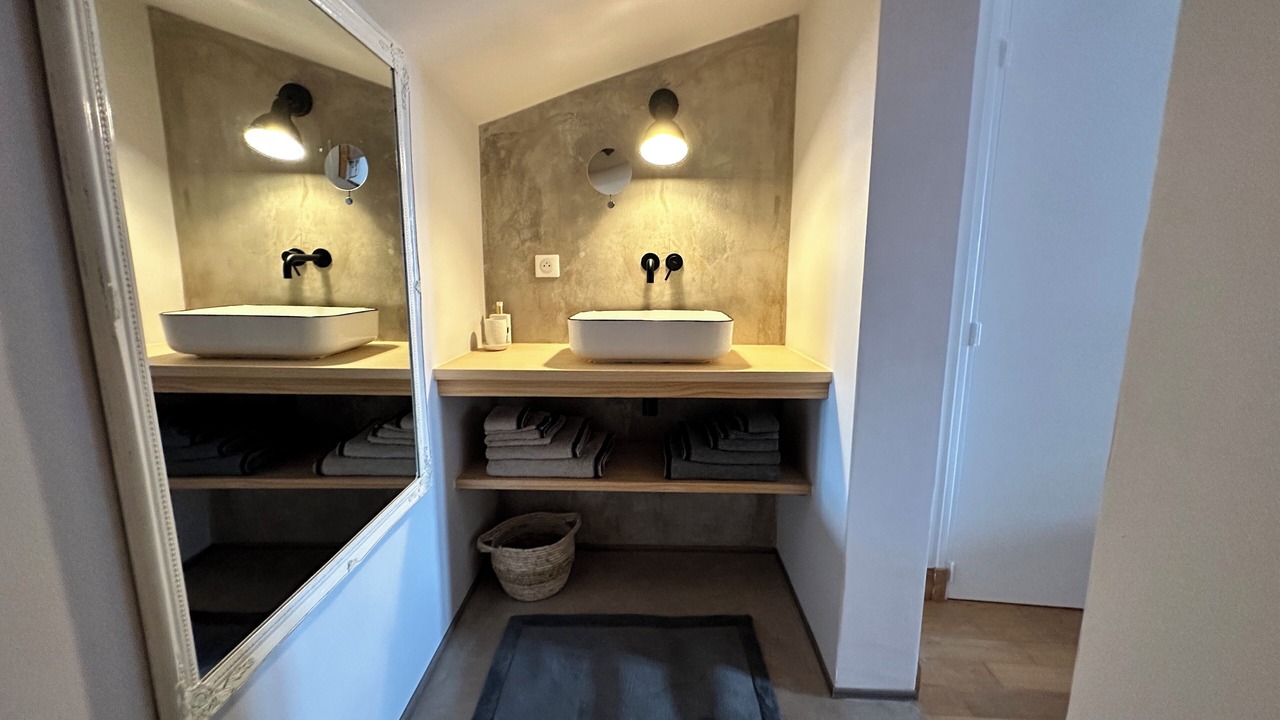 Photo of Bathroom in Blanquefort-sur-Briolance