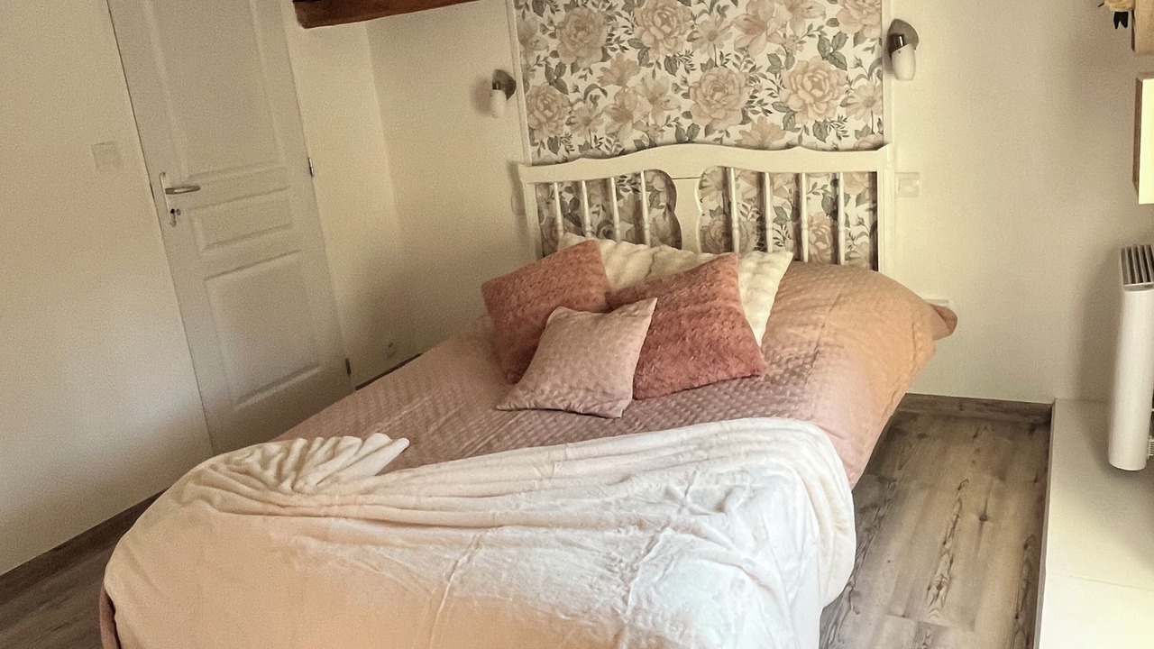 Photo of Bedroom in Beaulieu-sous-la-Roche