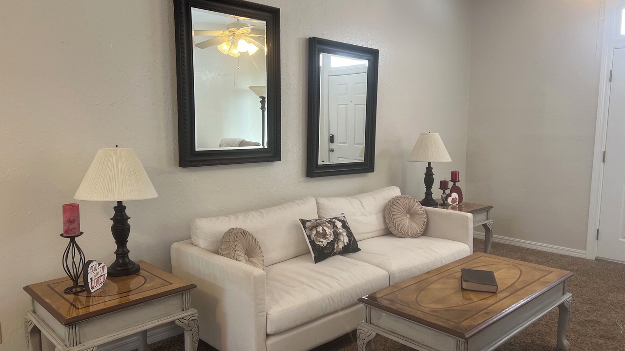 Photo of Livingroom in Guthrie