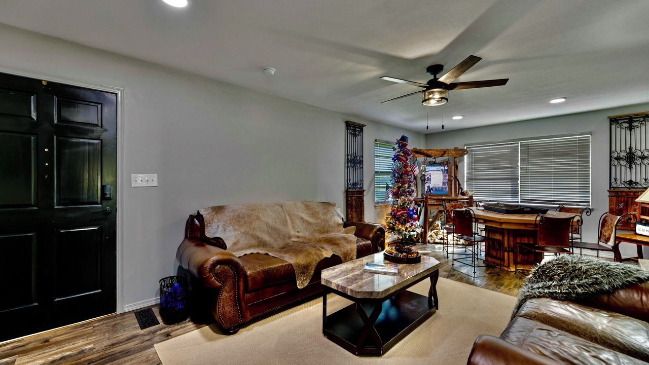 Photo of Livingroom in Tulsa County