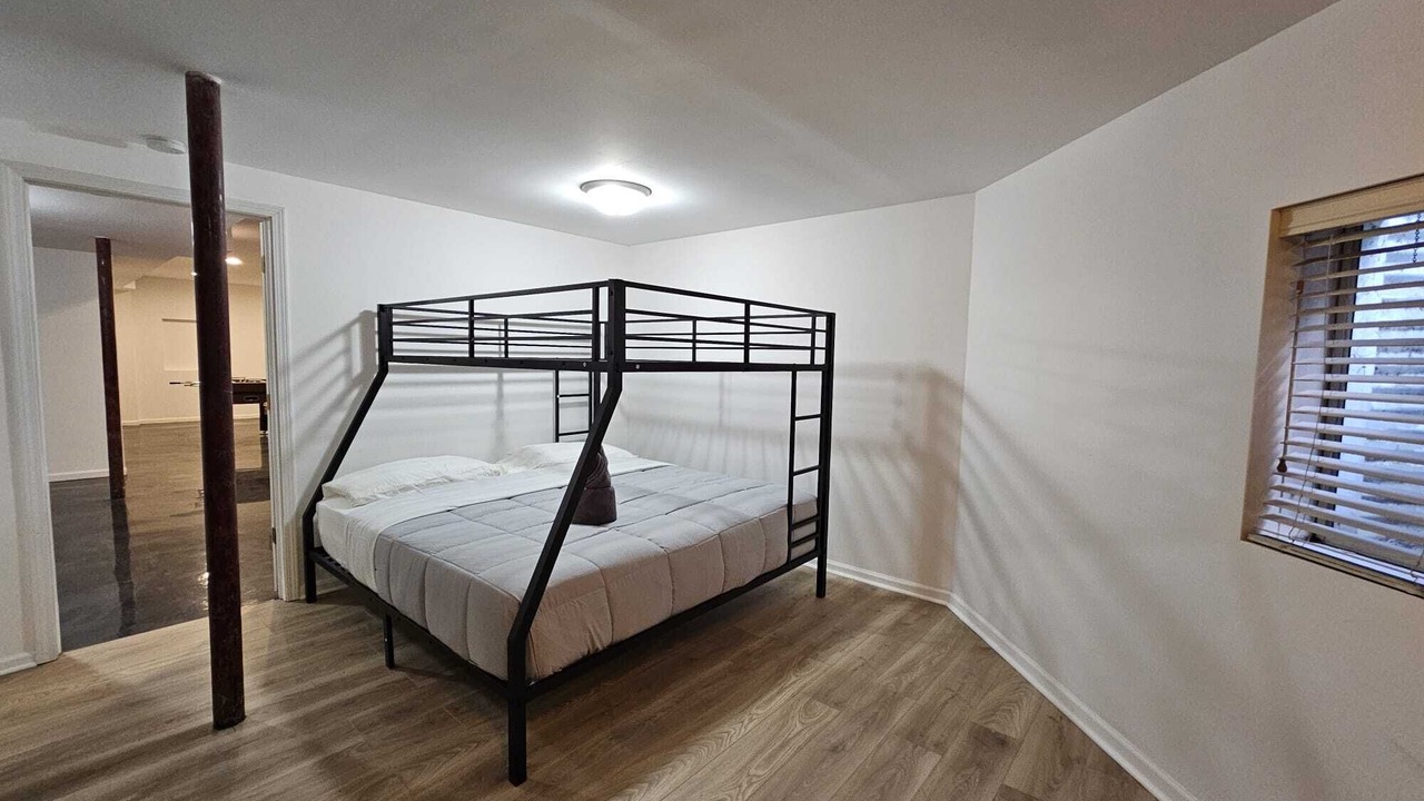 Photo of Bedroom in Bensenville