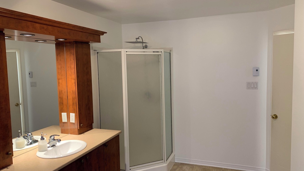 Photo of Bathroom in Pincourt