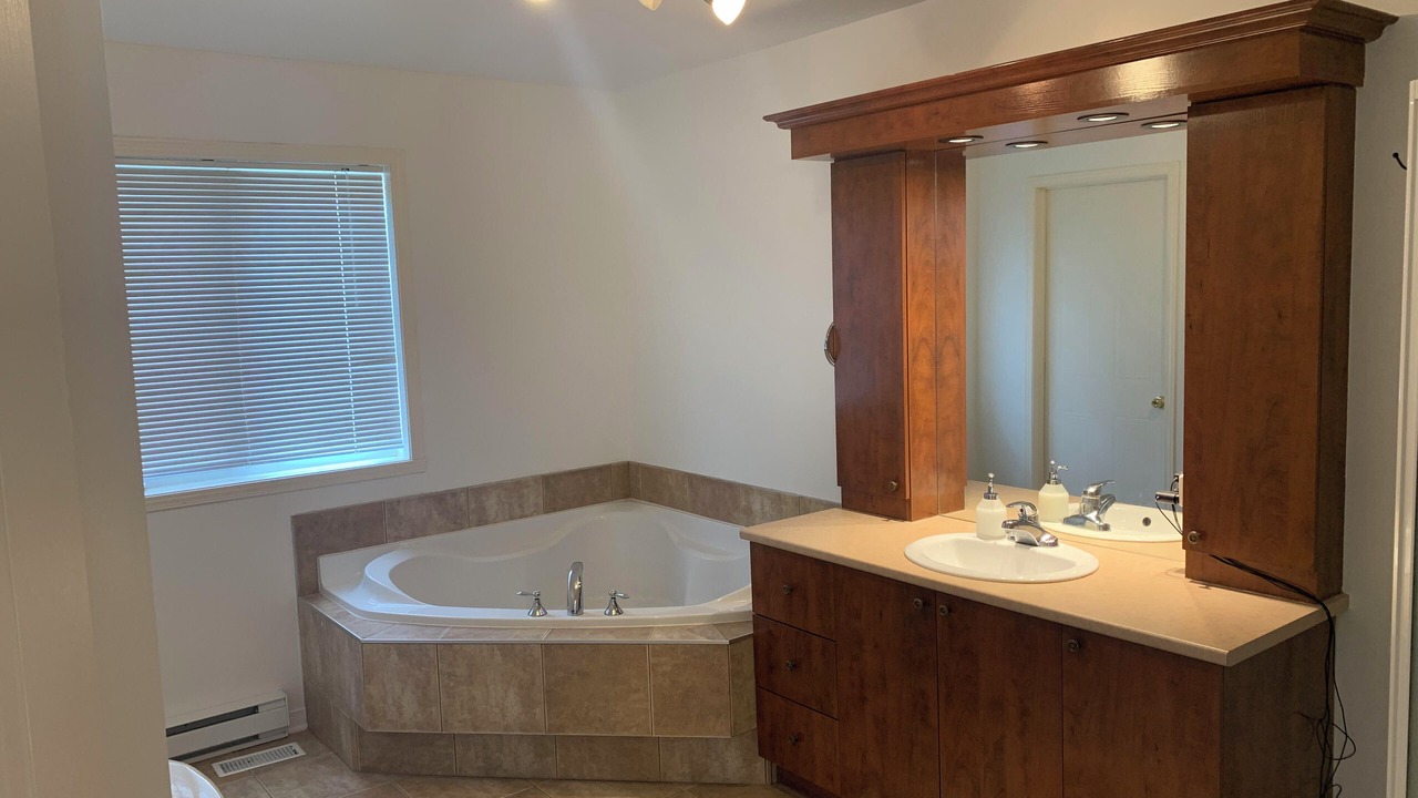 Photo of Bathroom in Pincourt