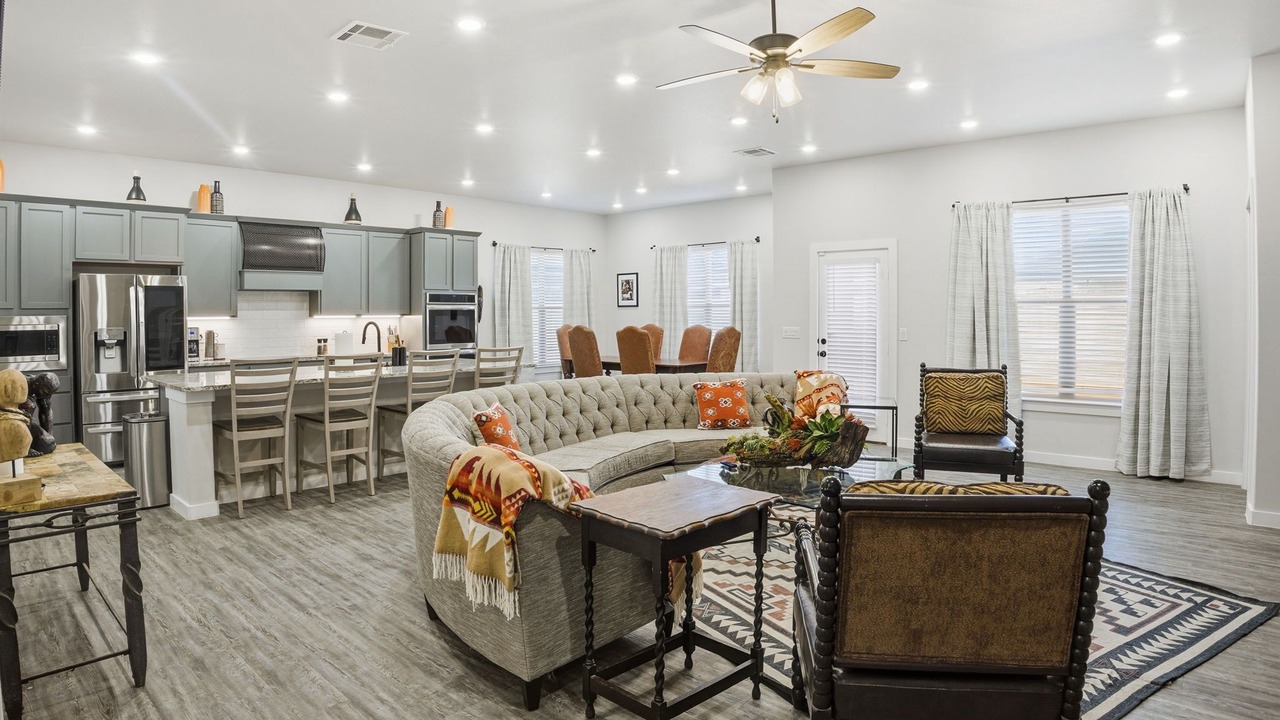 Photo of Livingroom in Midland