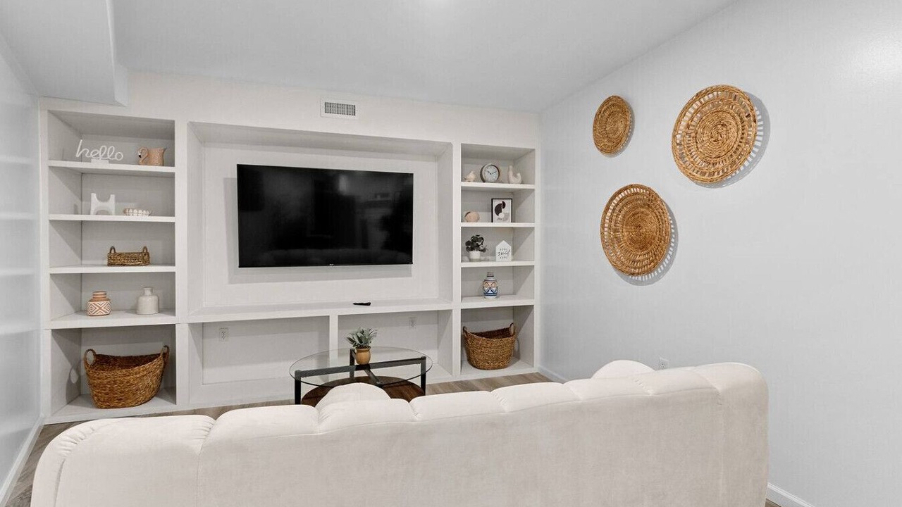 Photo of Livingroom in Orange Prairie