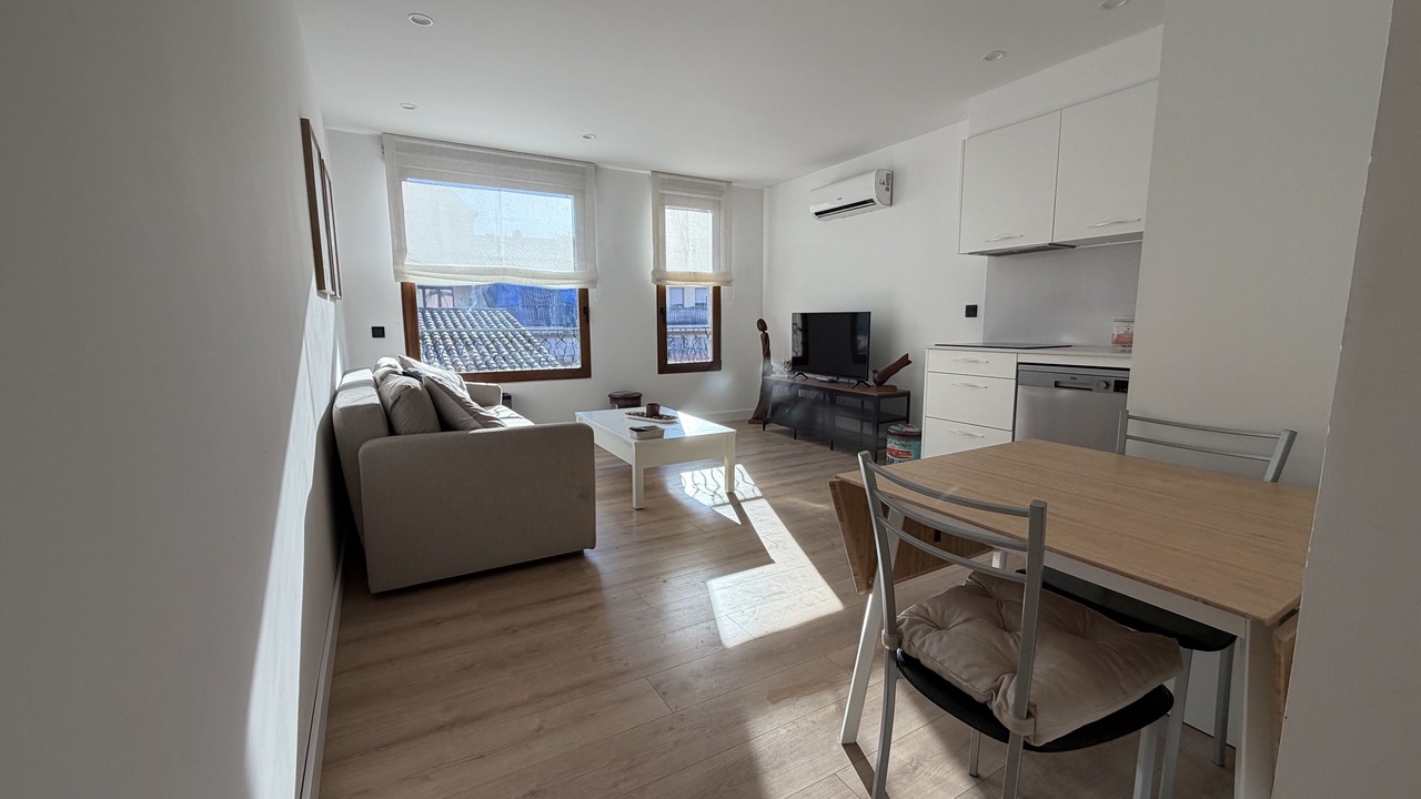 Photo of Livingroom in Vic