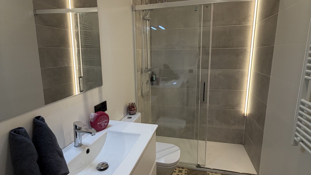 Photo of Bathroom in Vic