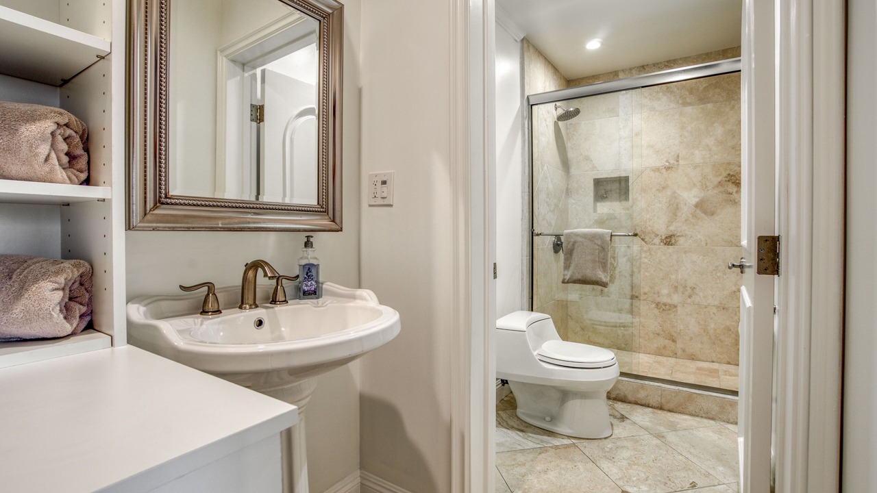 Photo of Bathroom in Woodland Hills