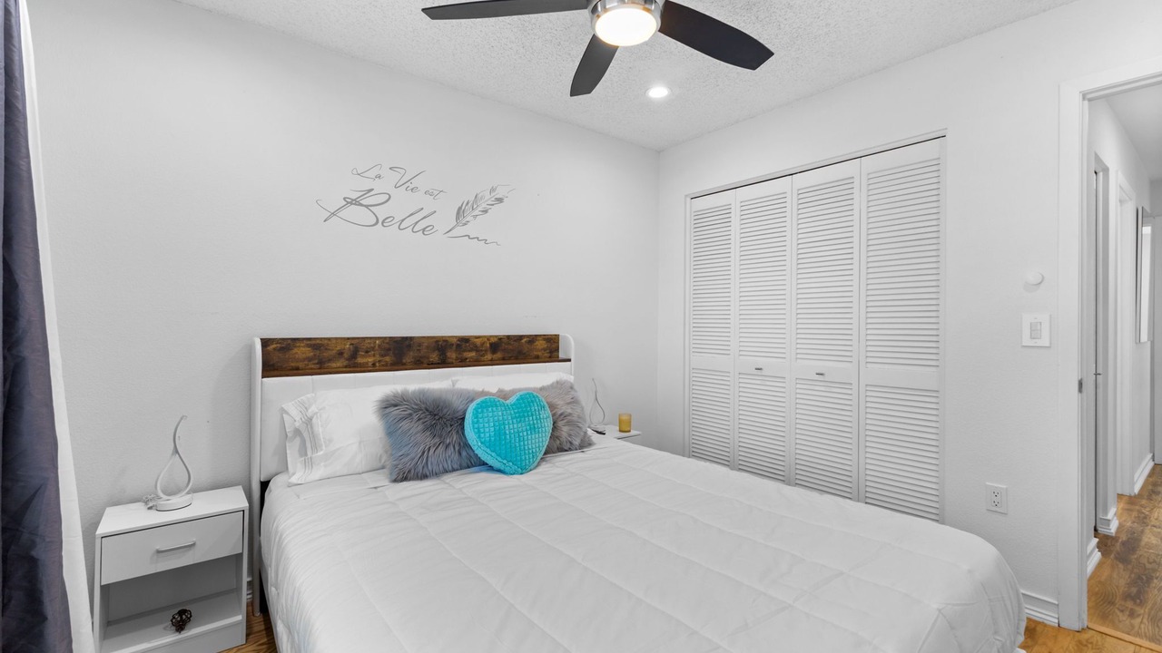 Photo of Bedroom in Lake Sarasota