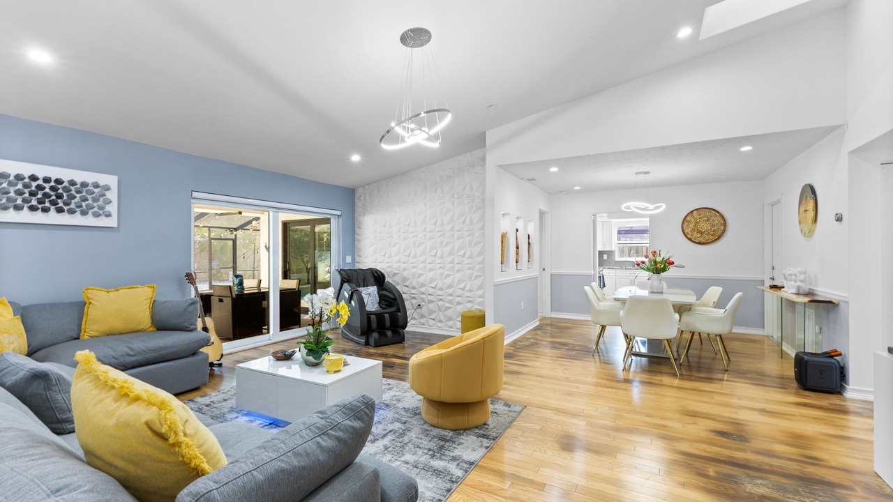 Photo of Livingroom in Lake Sarasota