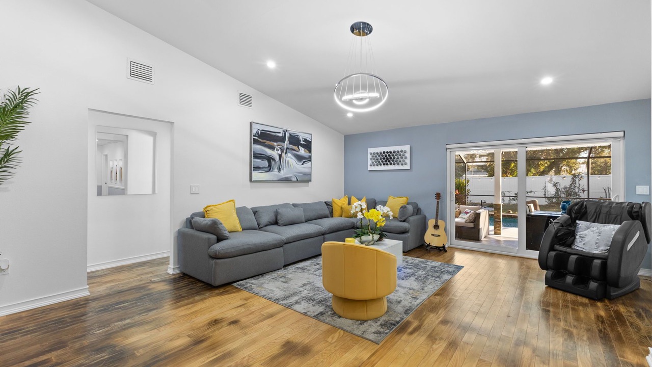 Photo of Livingroom in Lake Sarasota