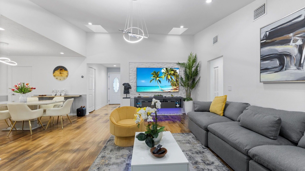 Photo of Livingroom in Lake Sarasota
