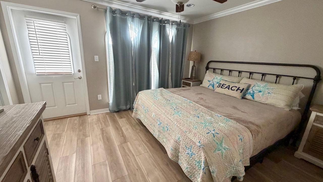 Photo of Bedroom in Long Beach