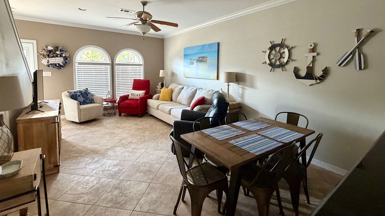 Photo of Livingroom in Long Beach
