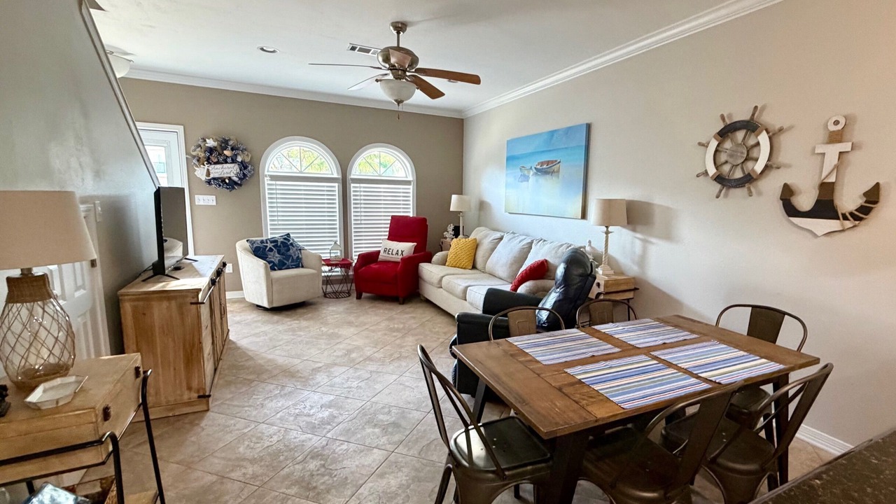 Photo of Livingroom in Long Beach