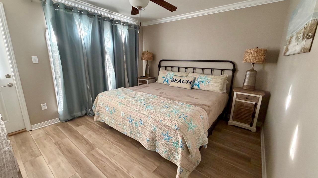 Photo of Bedroom in Long Beach