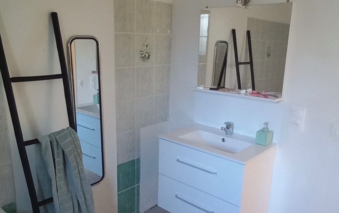 Photo of Bathroom in Beaucaire