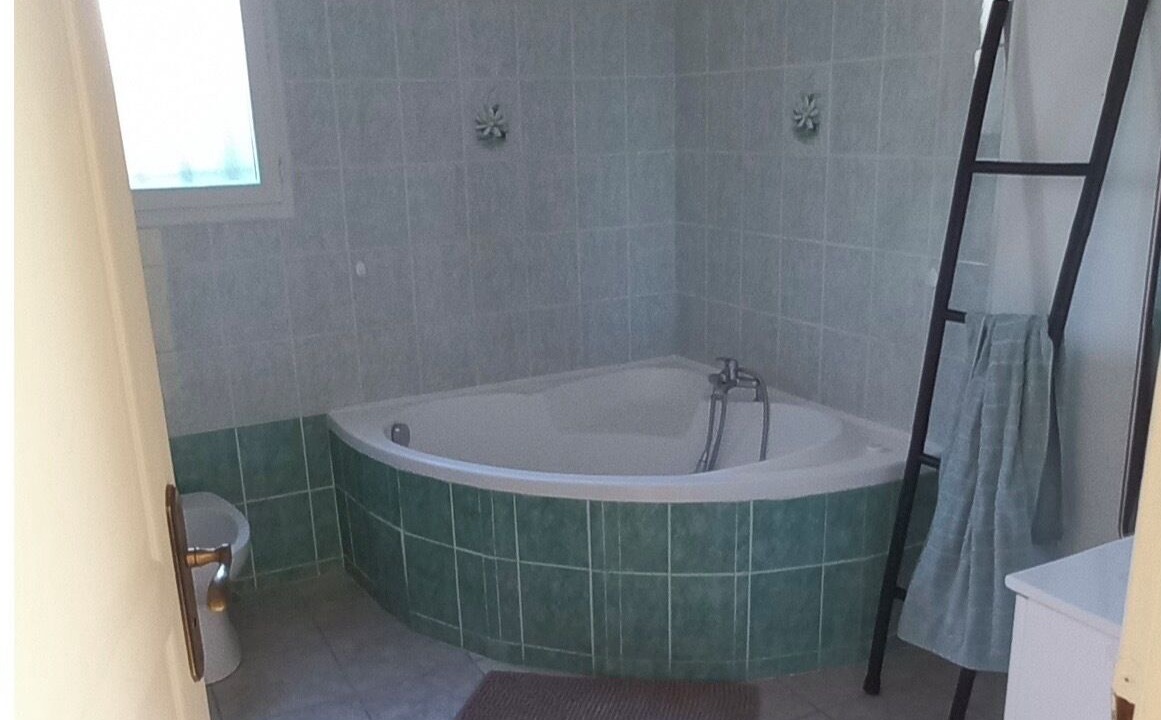 Photo of Bathroom in Beaucaire