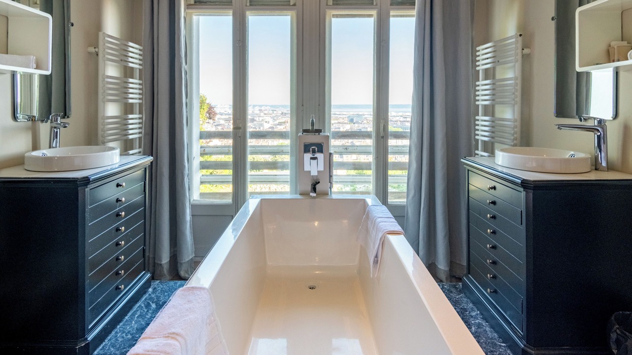 Photo of Bathroom in Cote Ouest Ormeaux