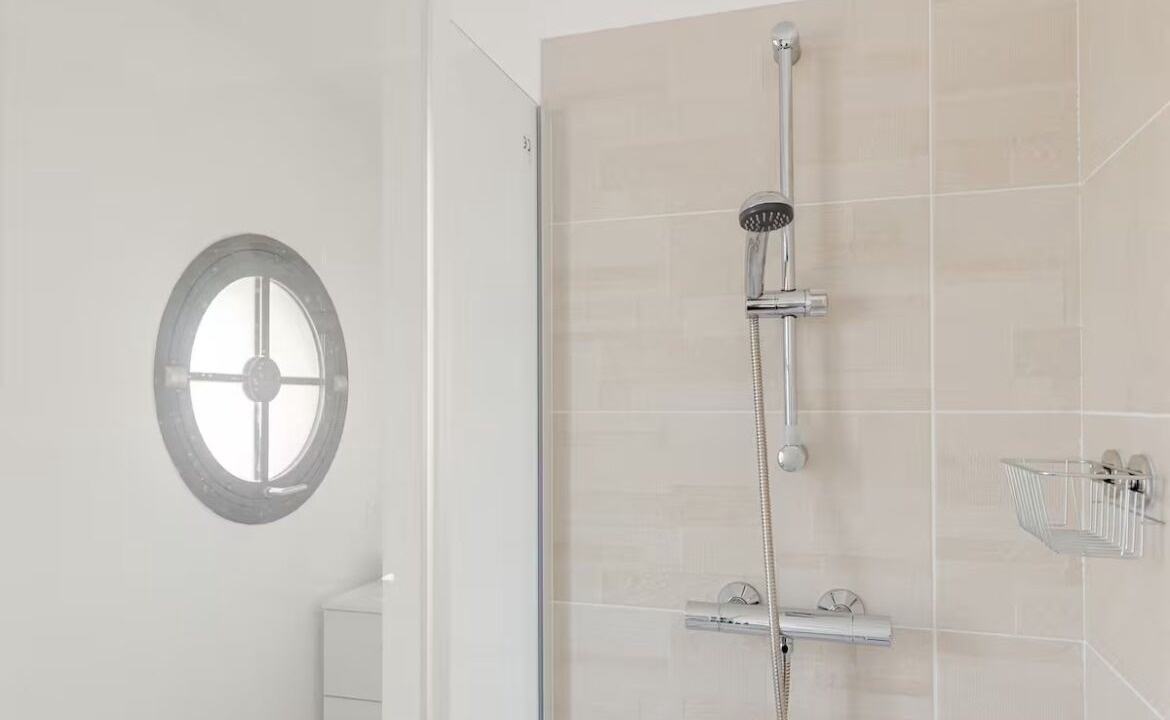Photo of Bathroom in Clamart