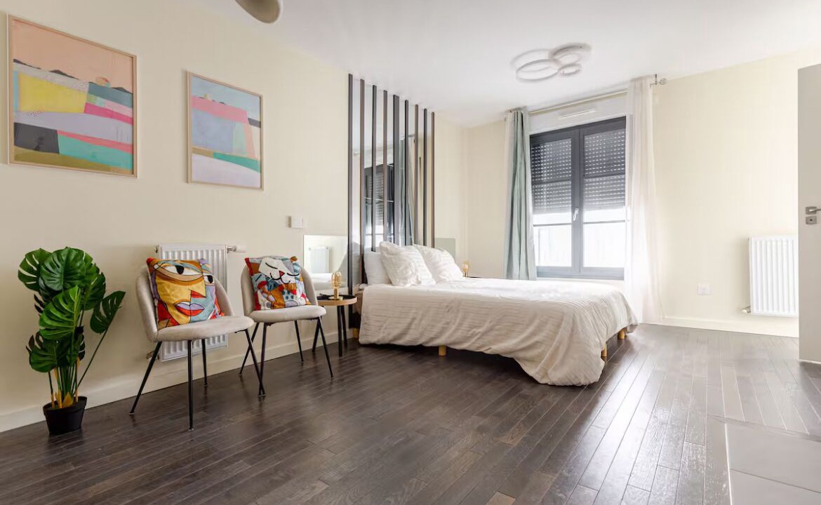Photo of Bedroom in Clamart
