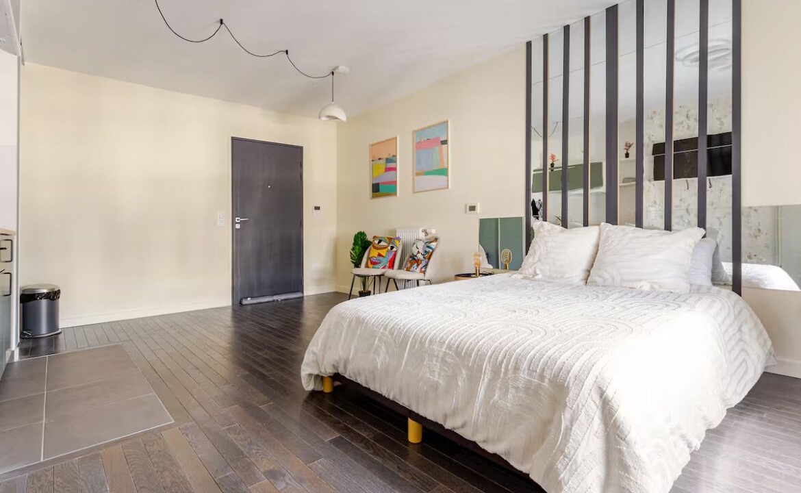 Photo of Bedroom in Clamart