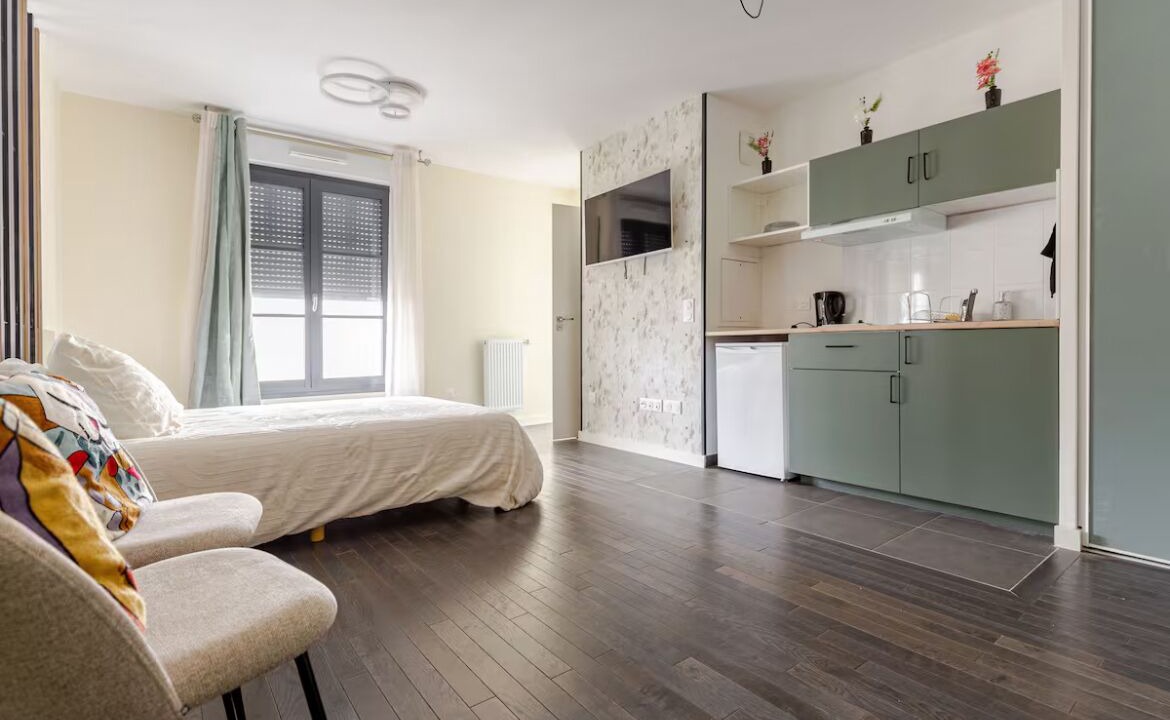 Photo of Bedroom in Clamart