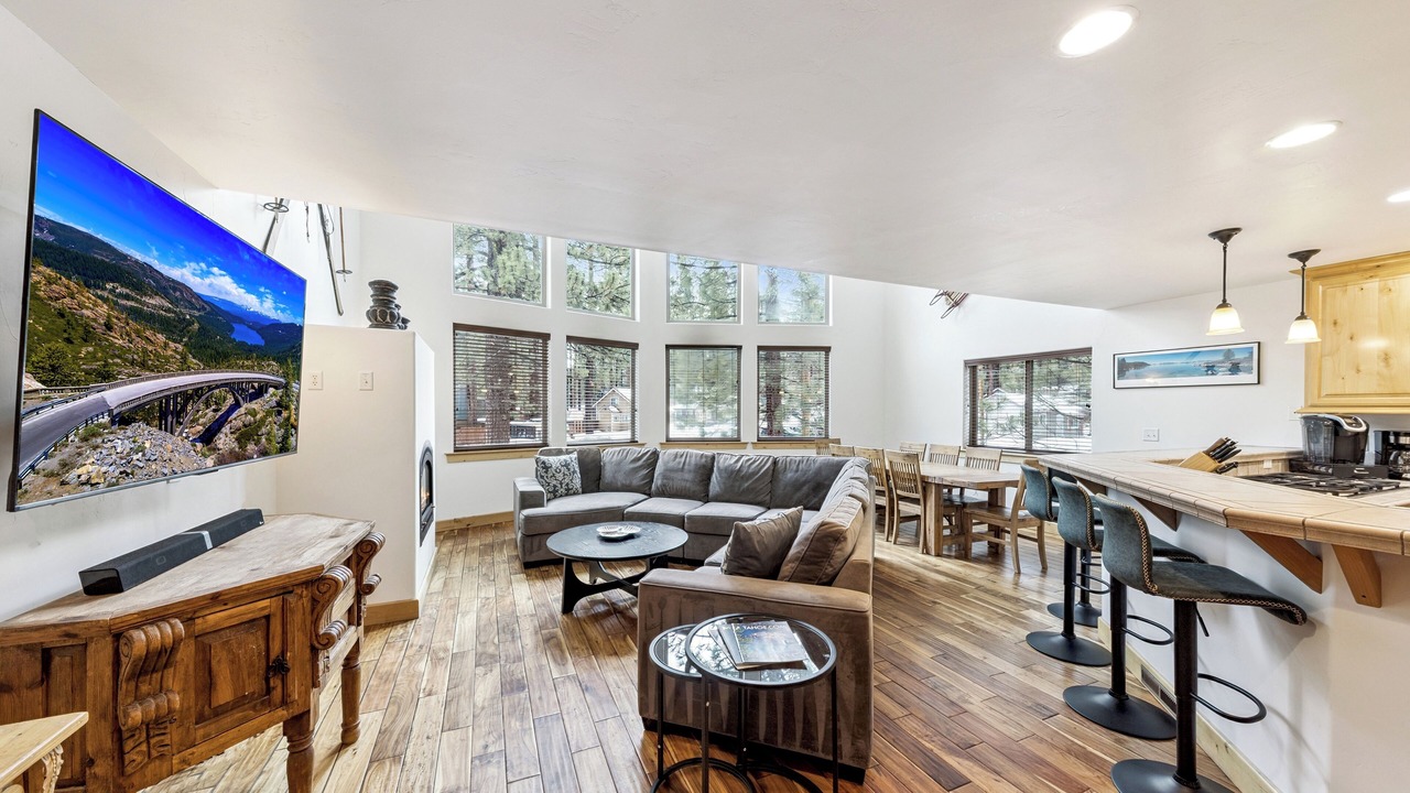 Photo of Livingroom in Sierra Tract
