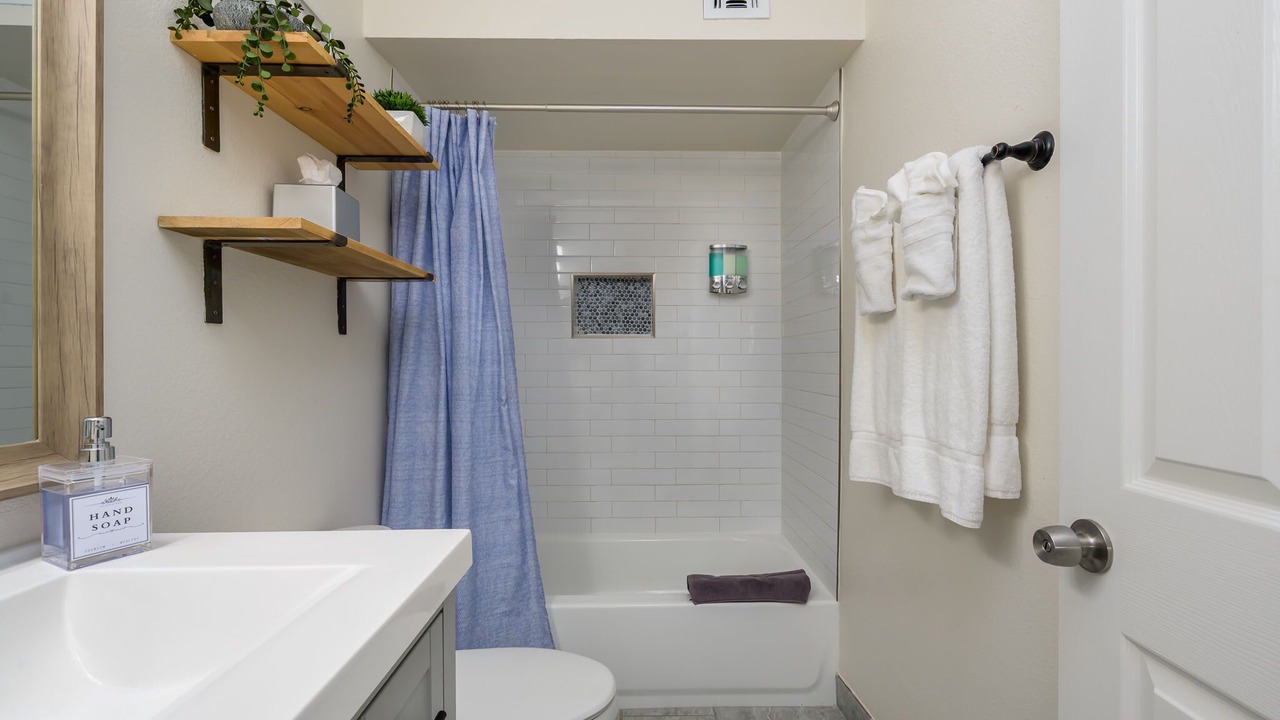 Photo of Bathroom in West Glen Community Association