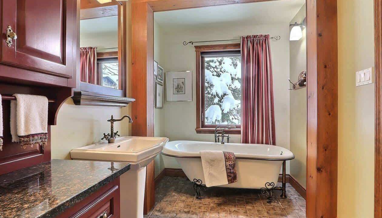 Photo of Bathroom in Saint-Philemon
