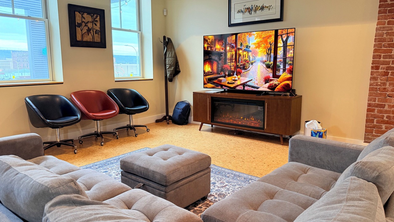 Photo of Livingroom in Utica