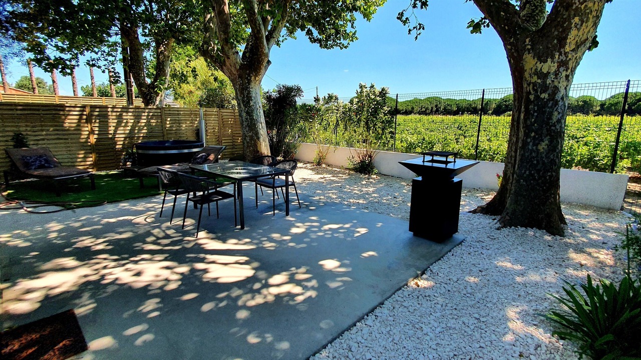 Photo of Outdoor in Saint-Laurent-d'Aigouze