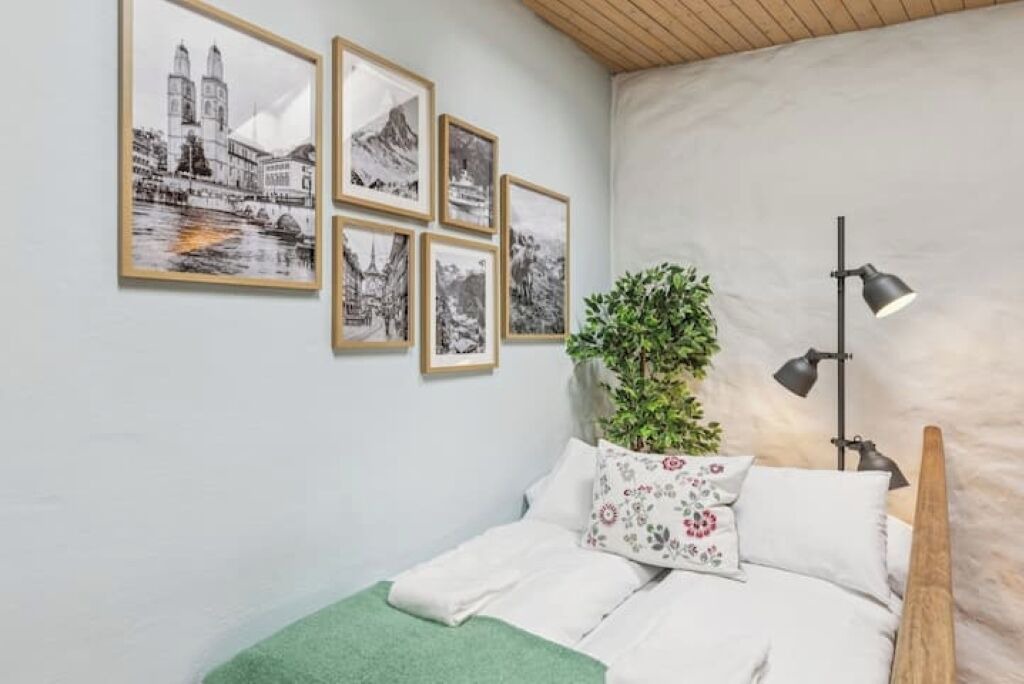 Photo of Bedroom in Center