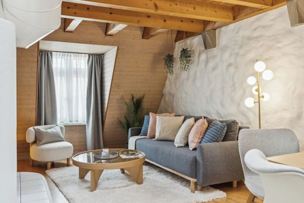 Photo of Livingroom in Center