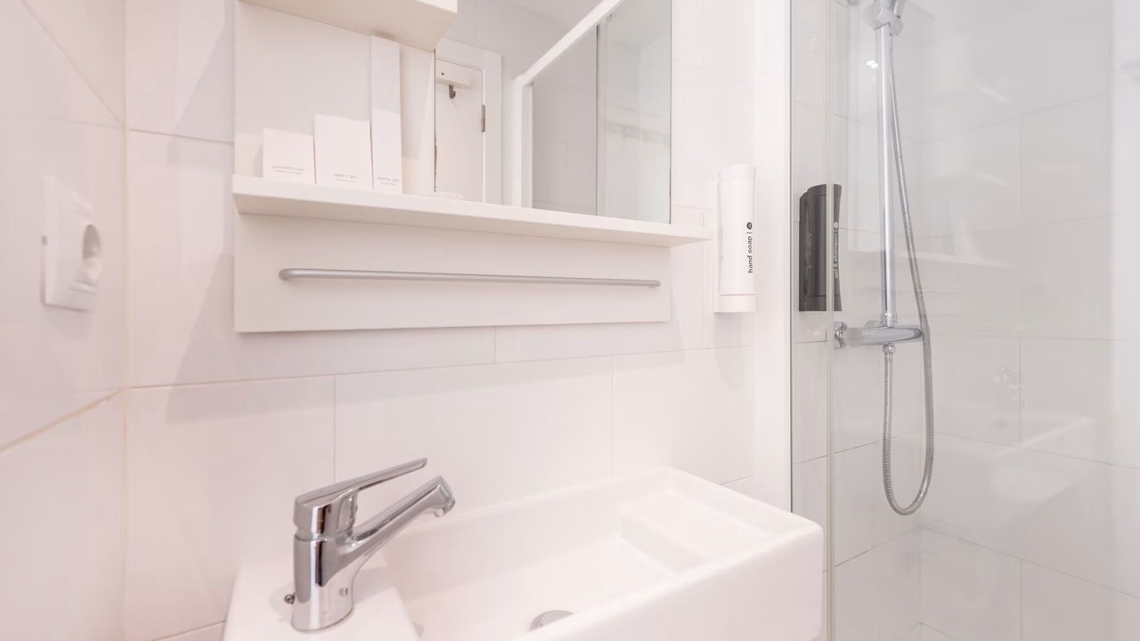 Photo of Bathroom in El Poble-sec