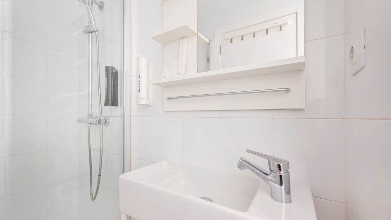 Photo of Bathroom in El Poble-sec