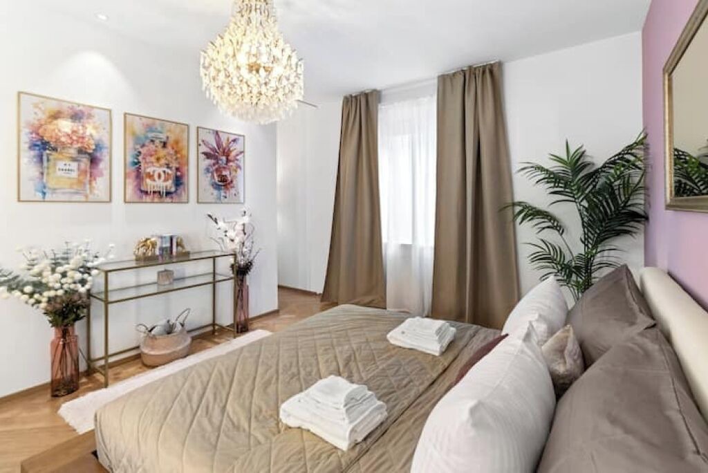 Photo of Bedroom in Center